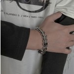 Homme personnalité dominant quille bracelet de mode ins niche design haut de gamme sens punk tendance ne perd pas de couleur accessoires